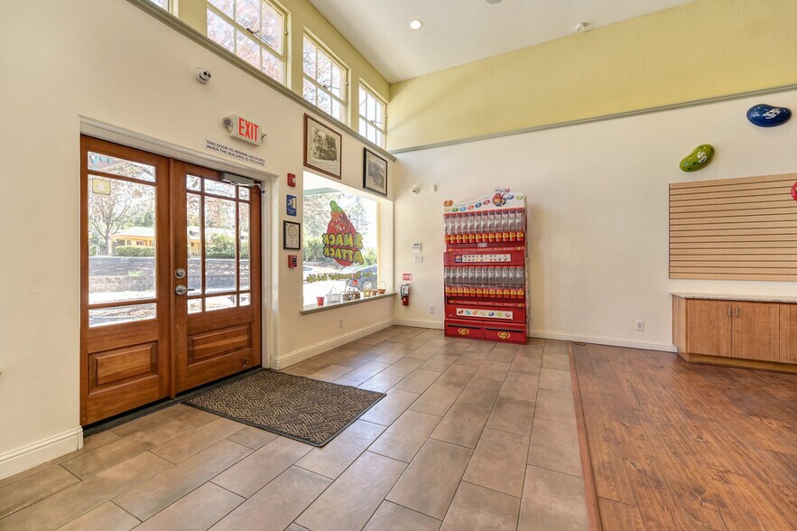 More Photos Of 27 S Main St, Colfax Storefront For Lease