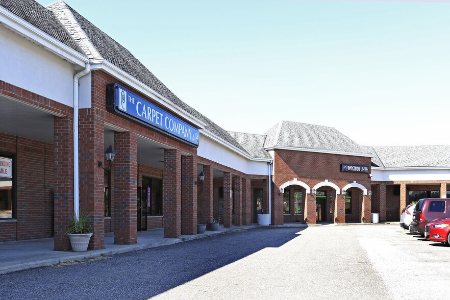 More Photos Of 8001-8053 Mayfield Rd, Chesterland General Retail For Lease
