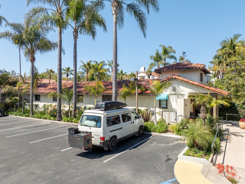 More Photos Of 109 Bath St, Santa Barbara Hotel For Sale