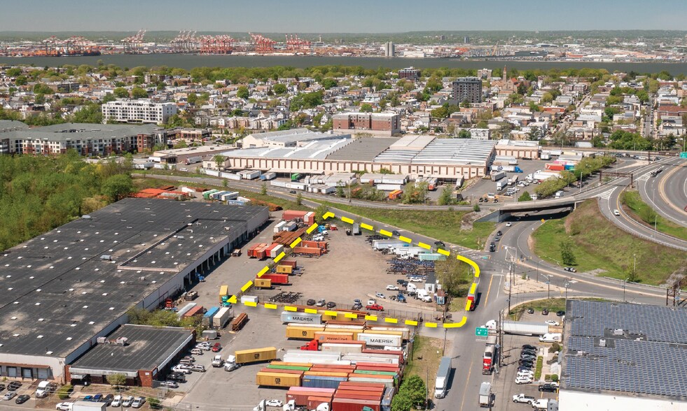 Primary Photo Of 130 Pulaski St, Bayonne Land For Lease