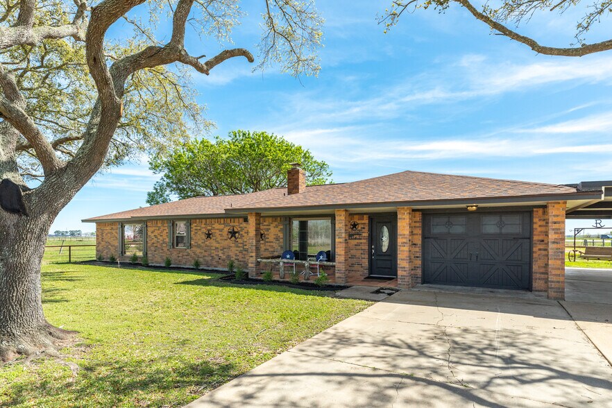 More Photos Of 27427 Highway 36, Damon Land For Sale