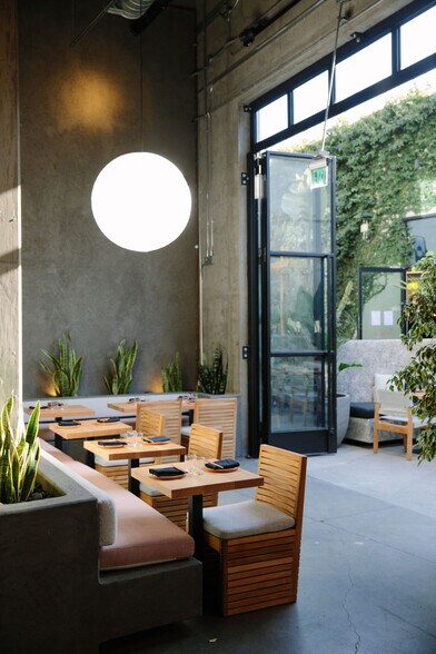 More Photos Of 8820 Washington Blvd, Culver City Freestanding For Lease