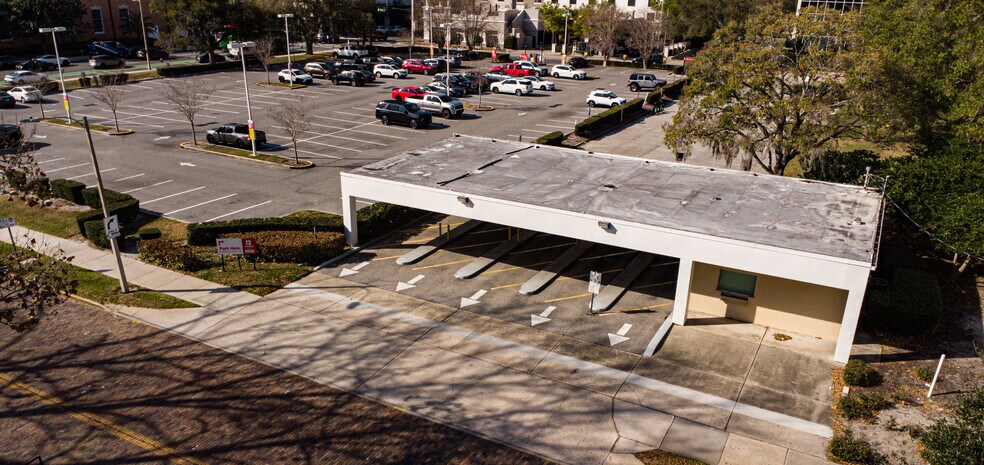 More Photos Of 270 E Pine St, Orlando Bank For Lease