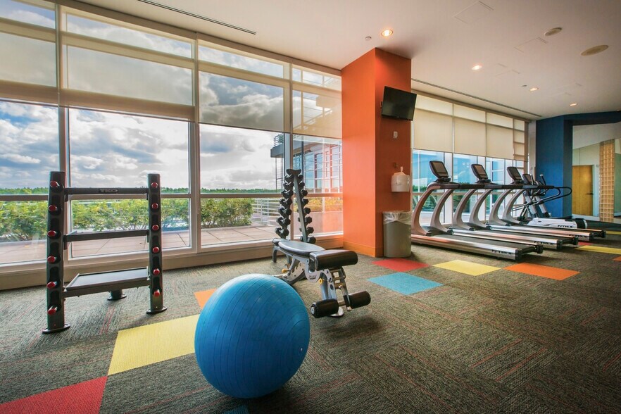 More Photos Of 18001 Old Cutler Rd, Palmetto Bay Office For Lease