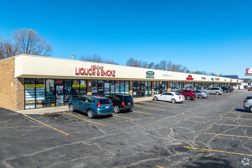 More Photos Of 3408-3516 Merle Hay Rd, Des Moines Unknown For Lease