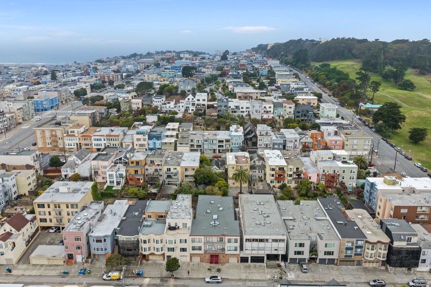 More Photos Of 447 34th Ave, San Francisco Apartments For Sale