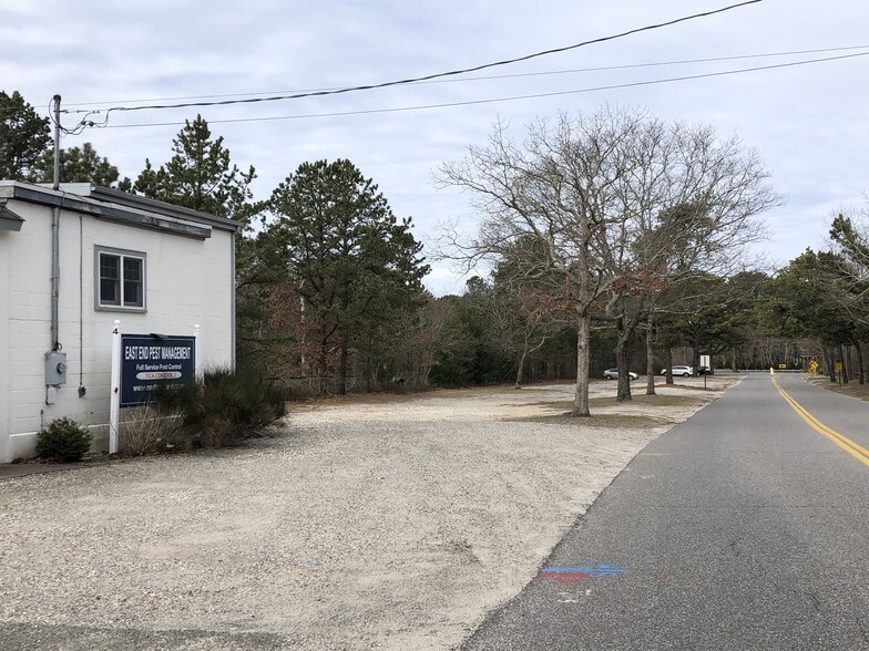More Photos Of 4 Old Country Rd, Quogue Office For Sale