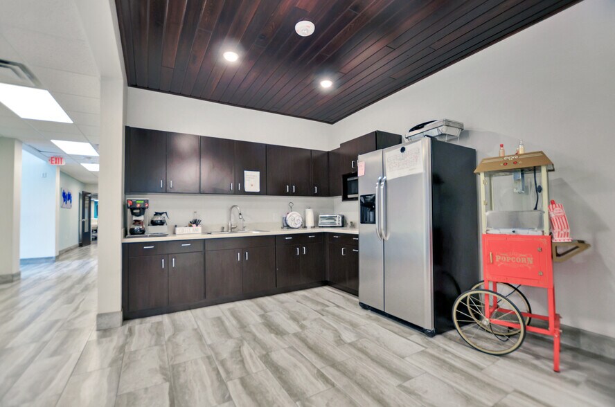 More Photos Of 829 W Martin Luther King Blvd, Tampa Medical For Lease