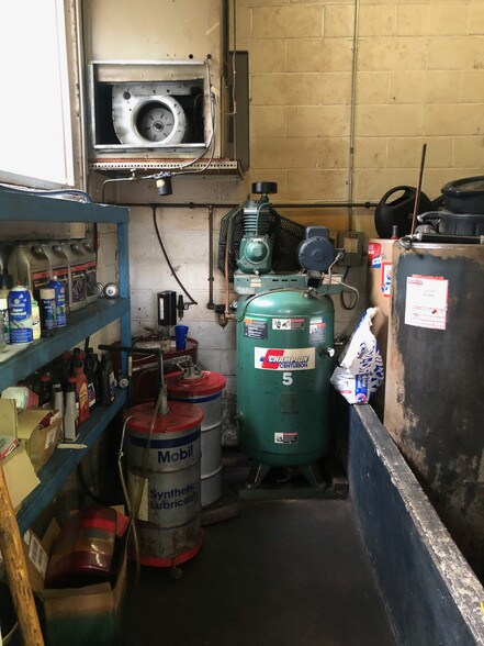 More Photos Of 5 Main St, Chester Auto Repair For Sale