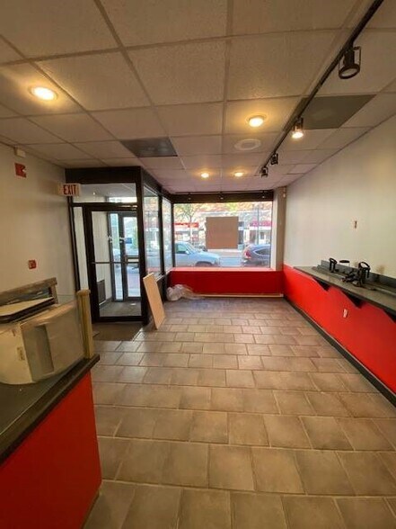 More Photos Of 835 N Market St, Wilmington Storefront Retail Office For Lease