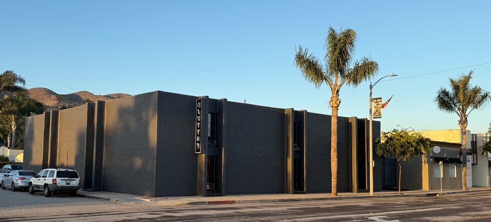 More Photos Of 1895 E Main St, Ventura General Retail For Sale