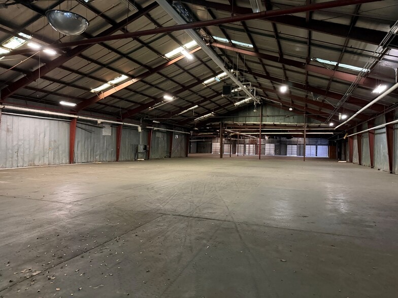 More Photos Of 277 Pittsylvania Ave, Altavista Warehouse For Sale