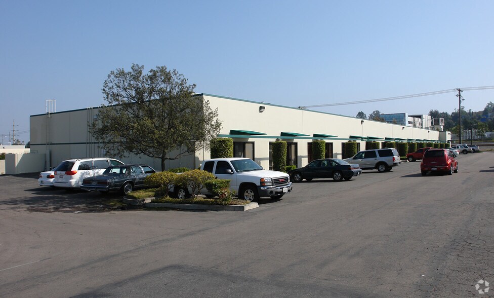 Primary Photo Of 1914 W Mission Rd, Escondido Warehouse For Lease