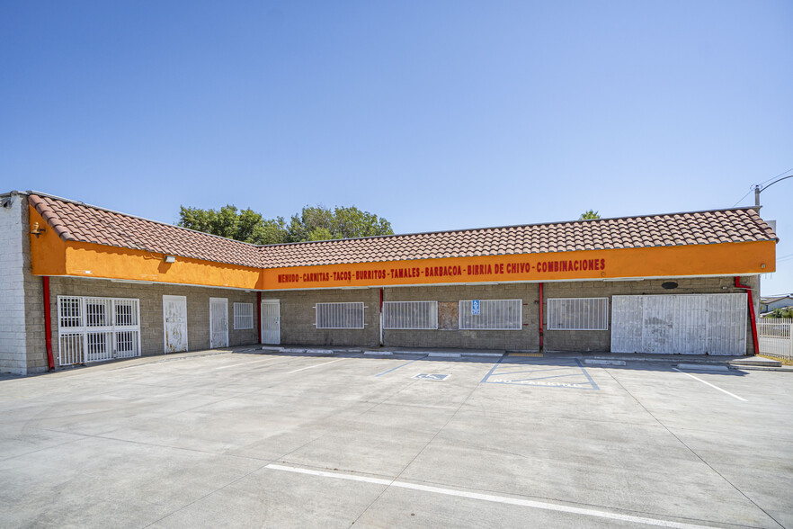 Primary Photo Of 11810 Carmenita rd, Whittier Supermarket For Sale