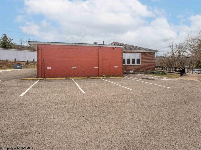 More Photos Of 1433 Dorsey Ave, Morgantown Schools For Lease