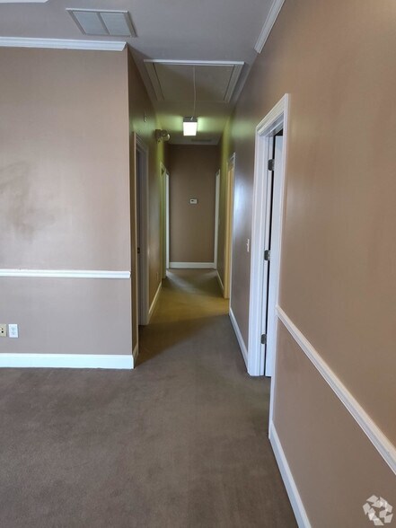 More Photos Of 106 Colony Park Dr, Cumming Office Residential For Lease