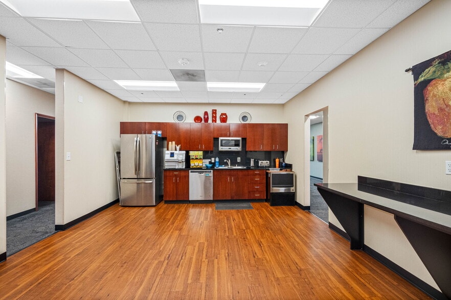 More Photos Of 6801 E Hillsborough Ave, Tampa Office Residential For Sale