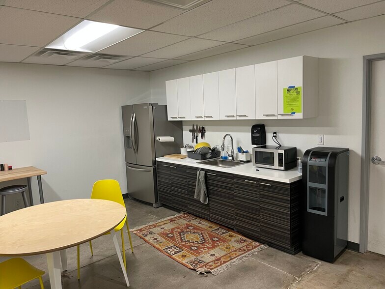 More Photos Of 3650 E Wier Ave, Phoenix Warehouse For Lease