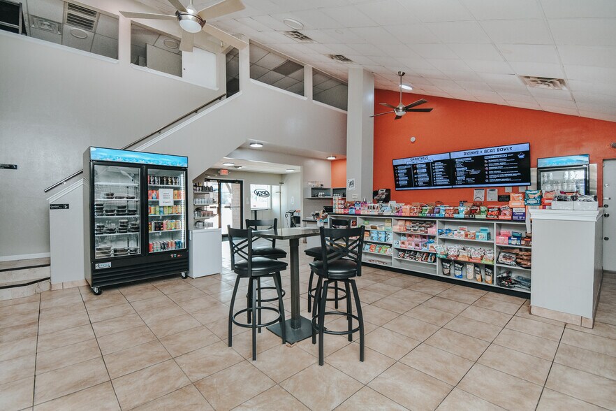 More Photos Of 6801 N Navarro St, Victoria Storefront Retail Office For Lease