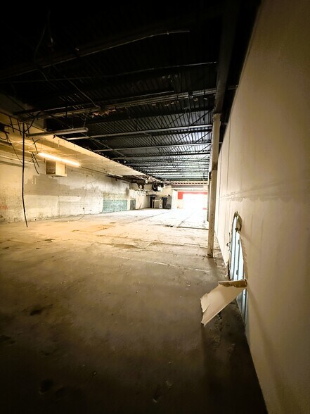 More Photos Of 11811 E 8 Mile Rd, Warren General Retail For Lease