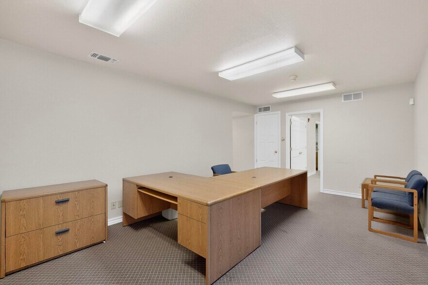 More Photos Of 2620 Carson St, Haltom City Light Distribution For Lease