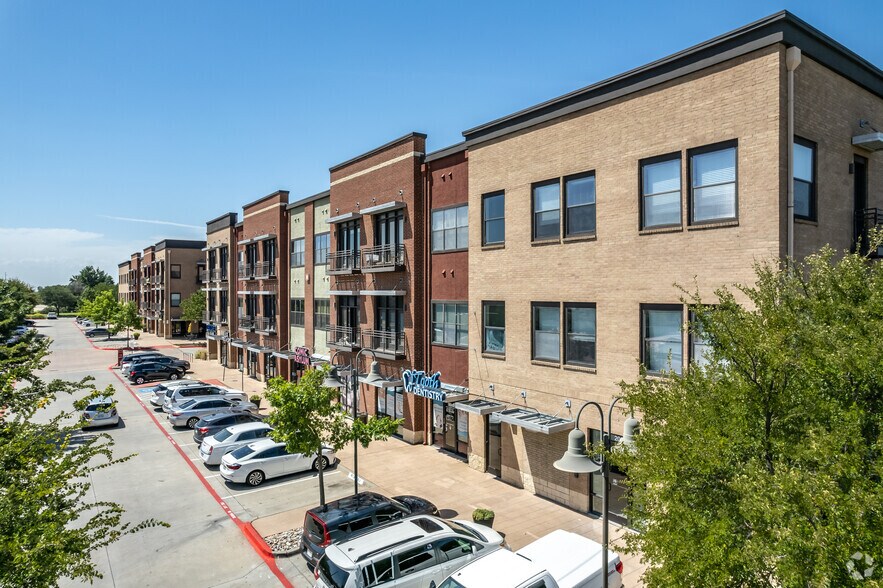 More Photos Of 2000 E Arapaho Rd, Richardson Apartments For Lease