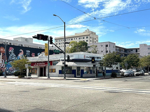 Primary Photo Of 351-355 Pacific Ave, Long Beach Storefront For Sale