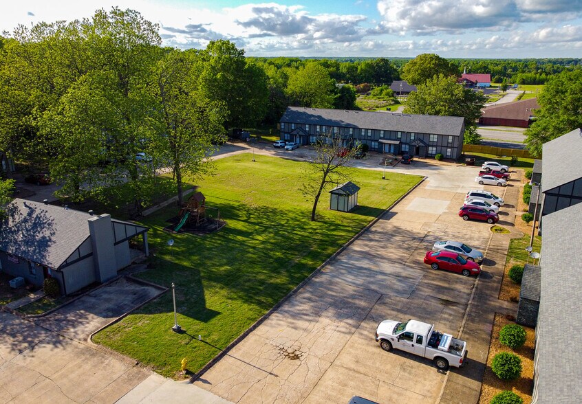 More Photos Of 1906 W Matthews Ave, Jonesboro Apartments For Sale