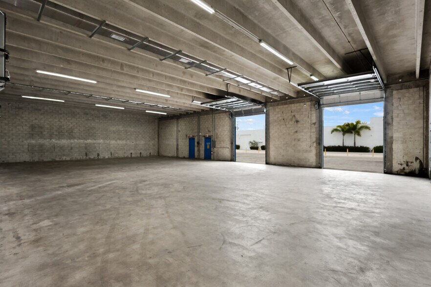 More Photos Of 2605 Kelly Ln, Lake Worth Light Distribution For Lease