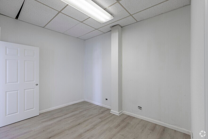 More Photos Of 6836 San Pedro Ave, San Antonio Office For Lease