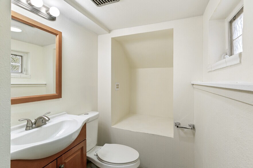 More Photos Of 1195 Birch St, Denver Apartments For Sale