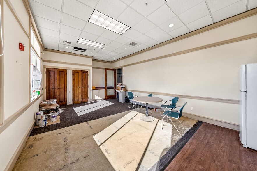 More Photos Of 1501 E McAndrews Rd, Medford Medical For Lease