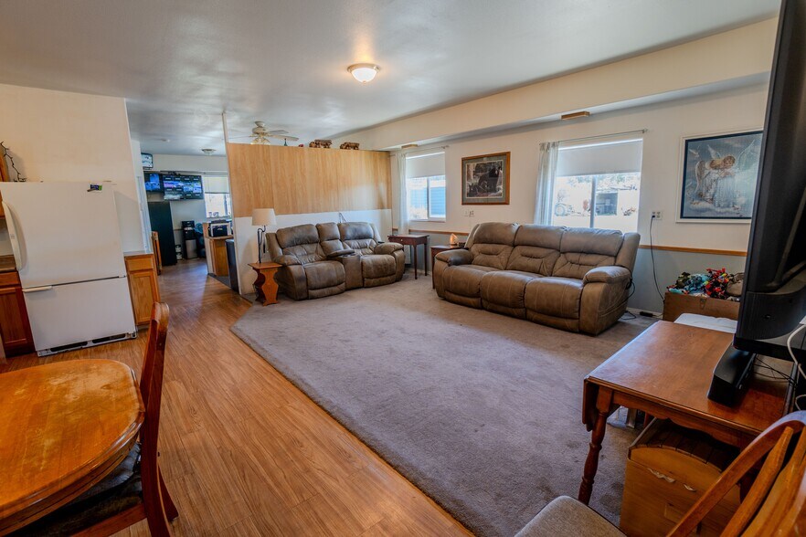More Photos Of 215 Lawson Ln, Tenmile Warehouse For Sale
