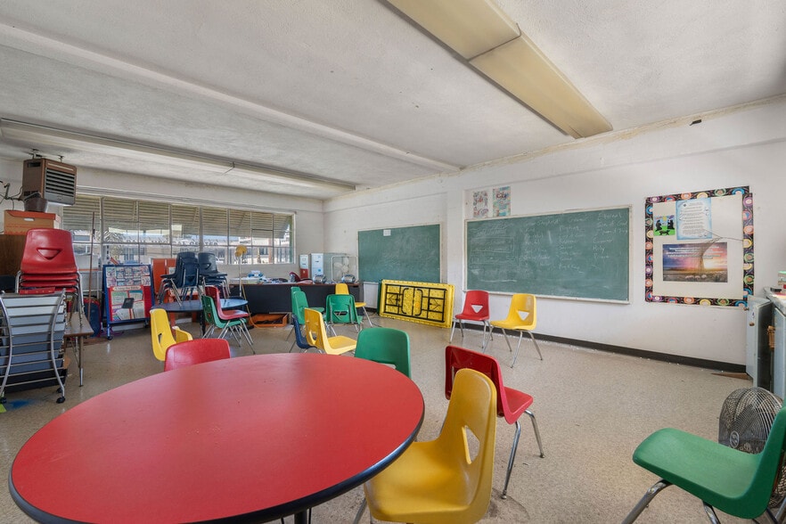 More Photos Of 4755 130th st, Hawthorne Schools For Lease
