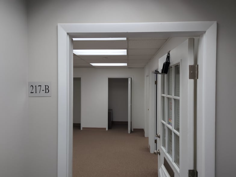 More Photos Of 7501 N University St, Peoria General Retail For Lease