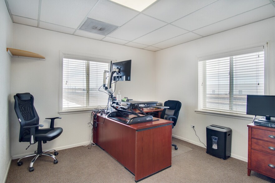 More Photos Of 14400 E Smith Rd, Aurora Warehouse For Lease