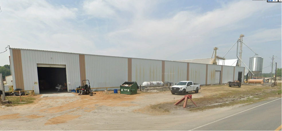 Primary Photo Of 131 N Ennis St, Sylvania Industrial For Lease