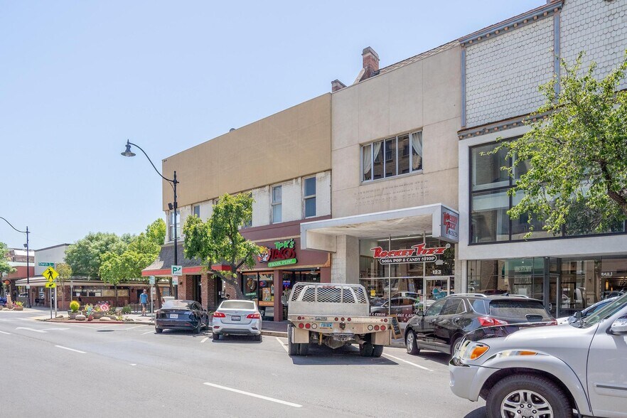 More Photos Of 123 E Main St, Visalia Storefront Retail Office For Sale