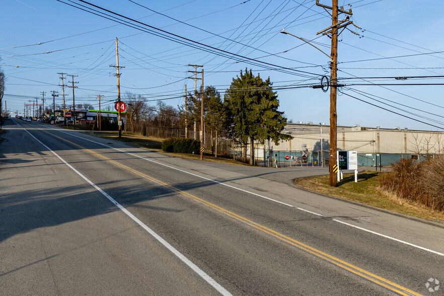 More Photos Of 4930 Buttermilk Hollow Rd, West Mifflin Manufacturing For Lease