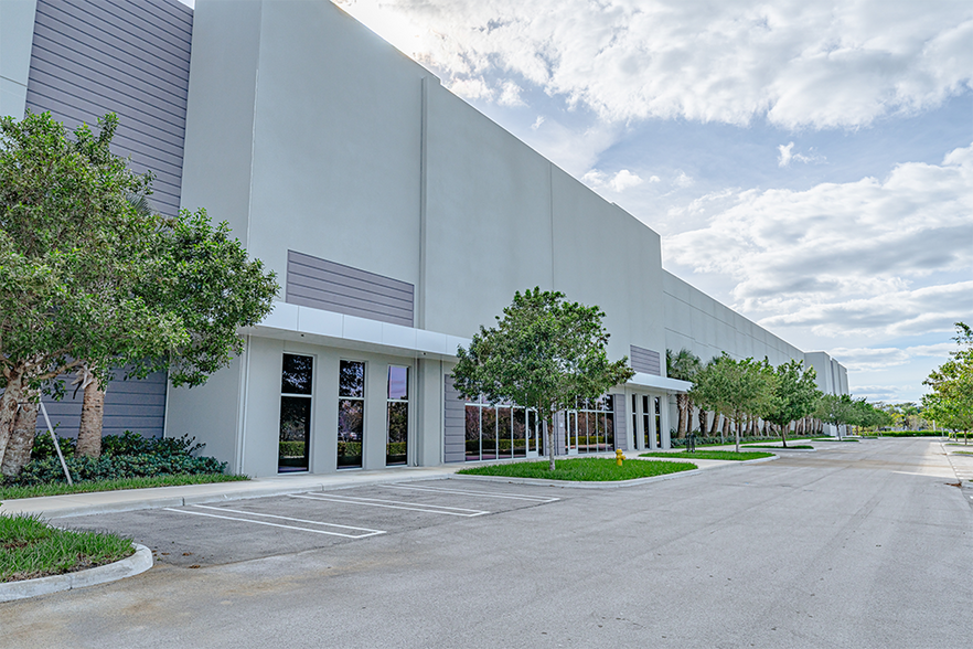 More Photos Of 12000 NW 39 St, Coral Springs Unknown For Lease