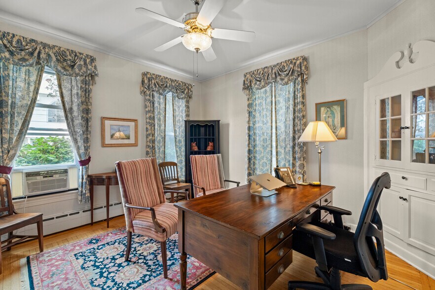 More Photos Of 32 E Main St, Mystic Office For Sale