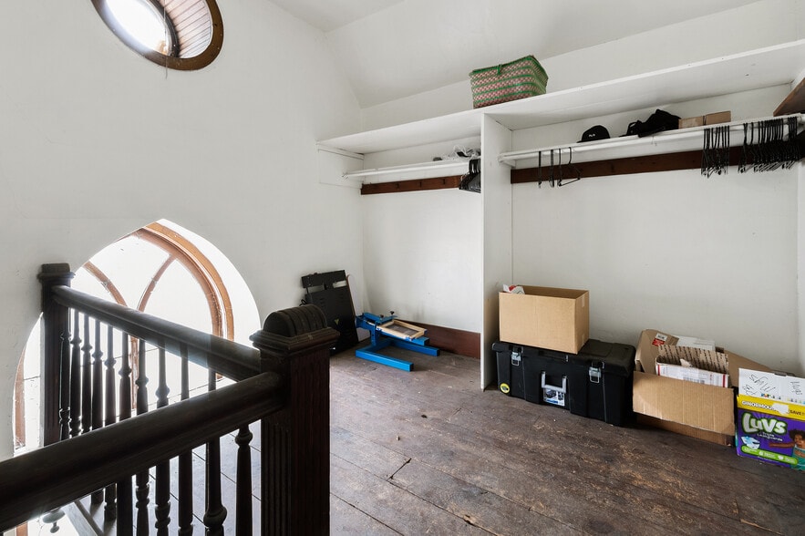 More Photos Of 12 State Rt 23 N, Hamburg Specialty For Sale