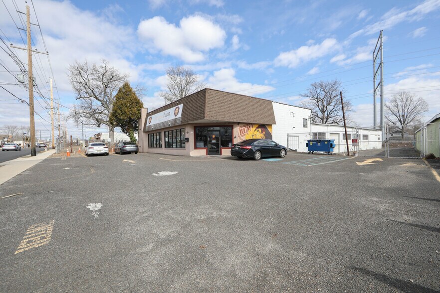 More Photos Of 740 N Broad St, Woodbury Land For Lease