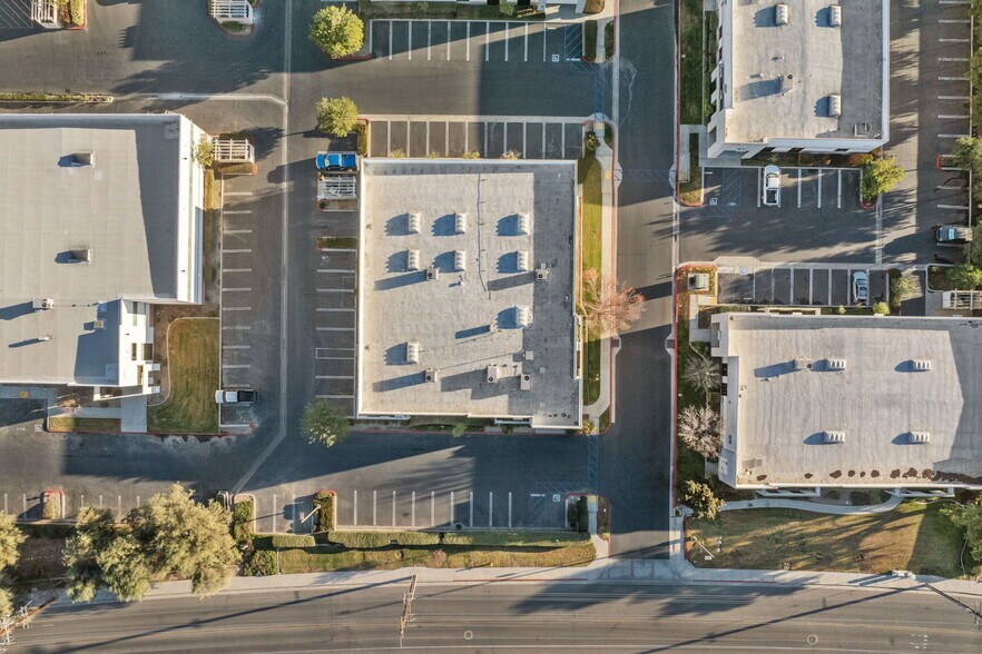 More Photos Of 25843 Jefferson Ave, Murrieta Light Distribution For Sale