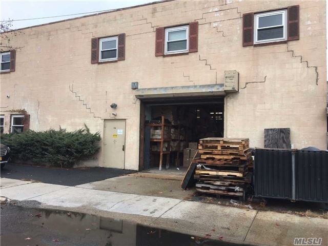 Primary Photo Of 16 McCarthy Rd, Island Park Warehouse For Lease