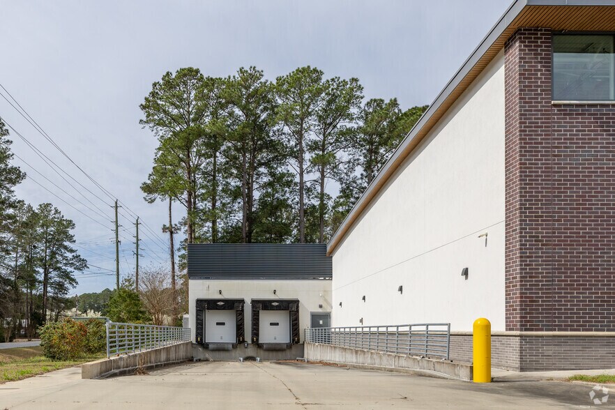 More Photos Of 553 US-70 W, Havelock Freestanding For Lease