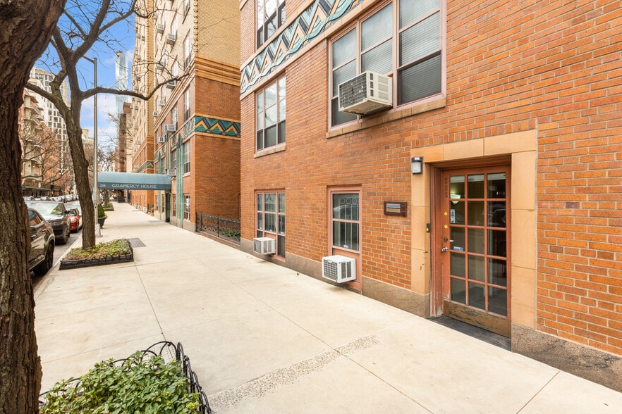 Primary Photo Of 235 E 22nd St, New York Apartments For Sale