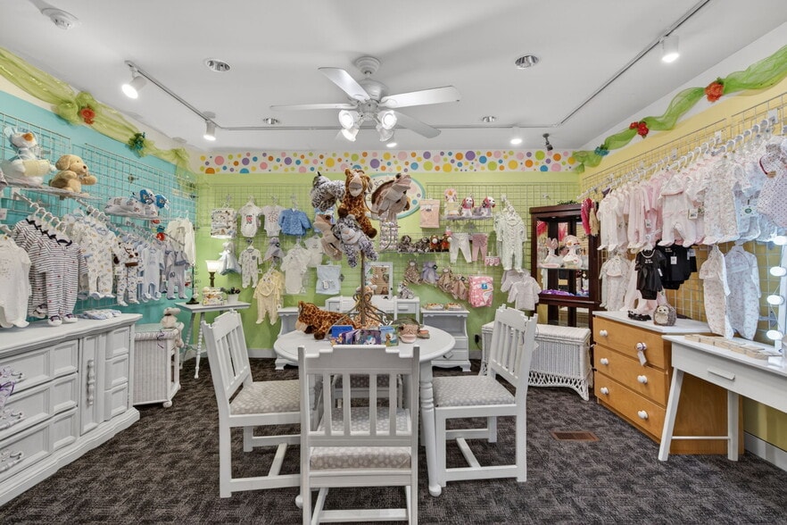 More Photos Of 211 W Railroad Ave, Bartlett Storefront Retail Residential For Sale