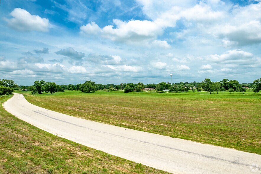 More Photos Of 195 Business Park Ave, Stockdale Land For Sale