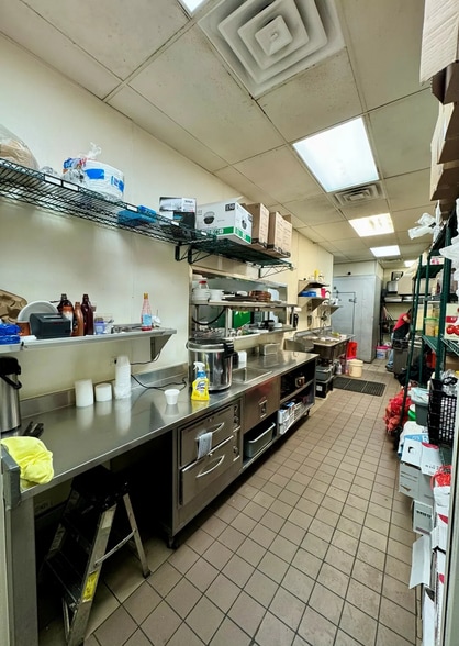 More Photos Of 1023-1025 W Belmont Ave, Chicago Storefront For Sale